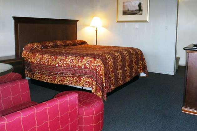 motel near downtown Denver and Cherry Creek , restaurants an Englewood, CO,